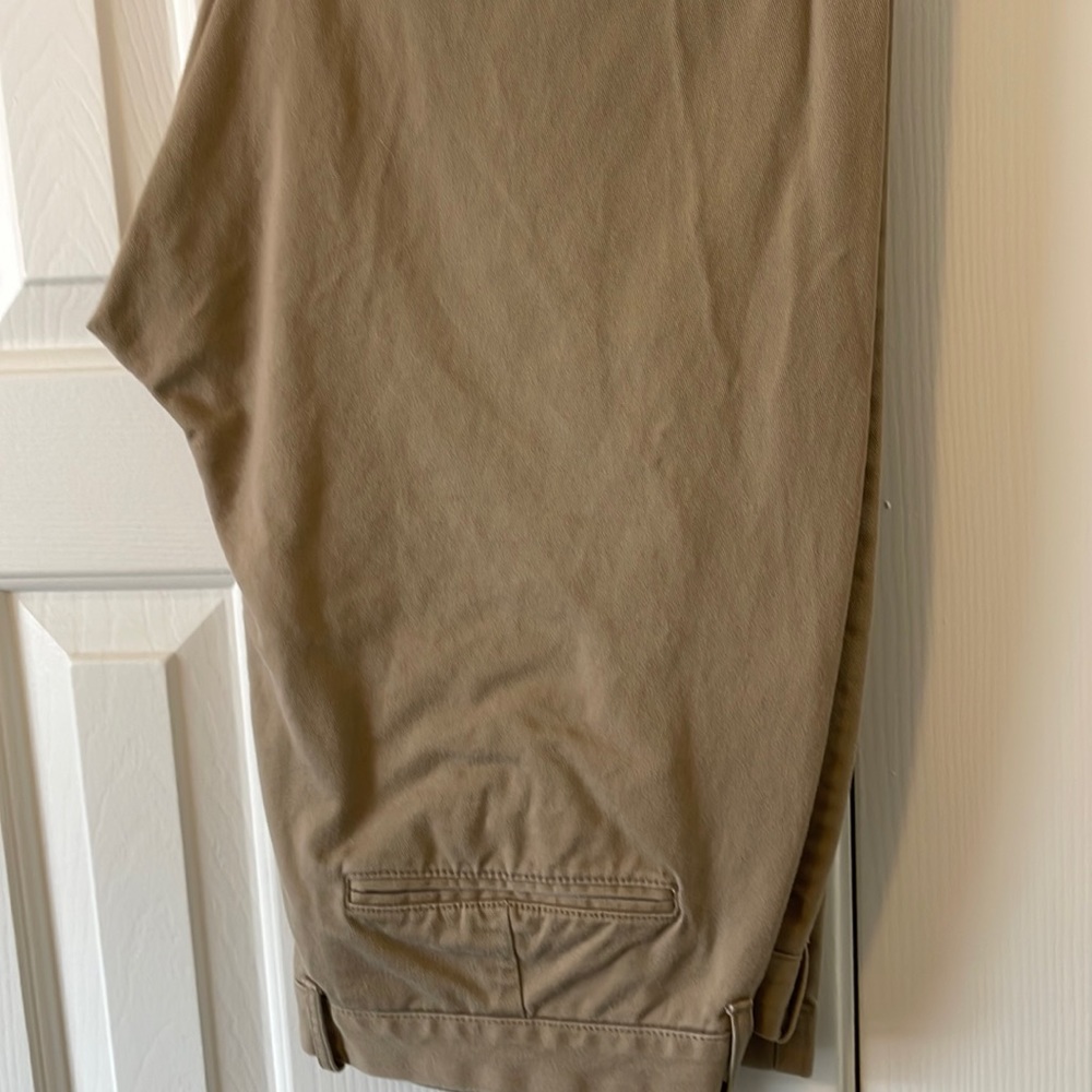 Men’s J Crew Sutton fit khakis